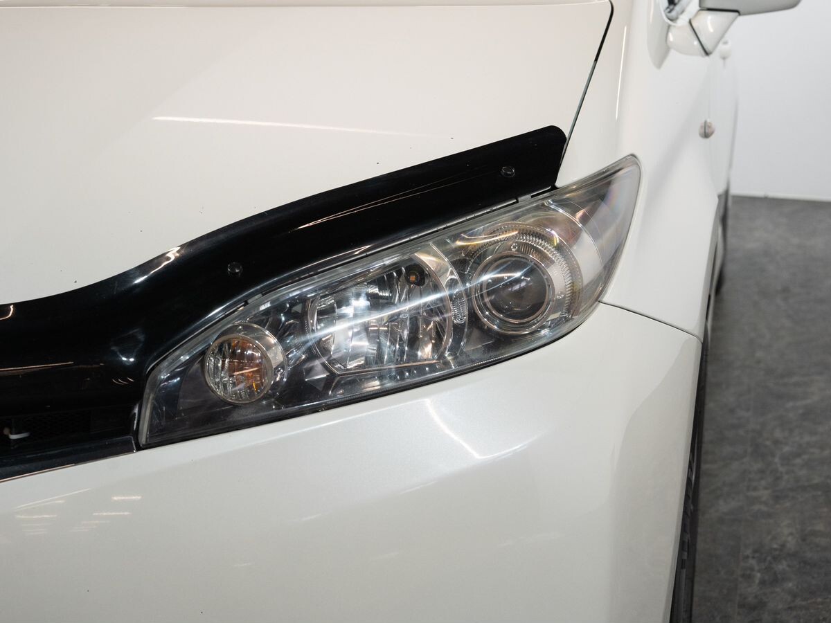 Toyota Wish 2009 - фото автомобиля