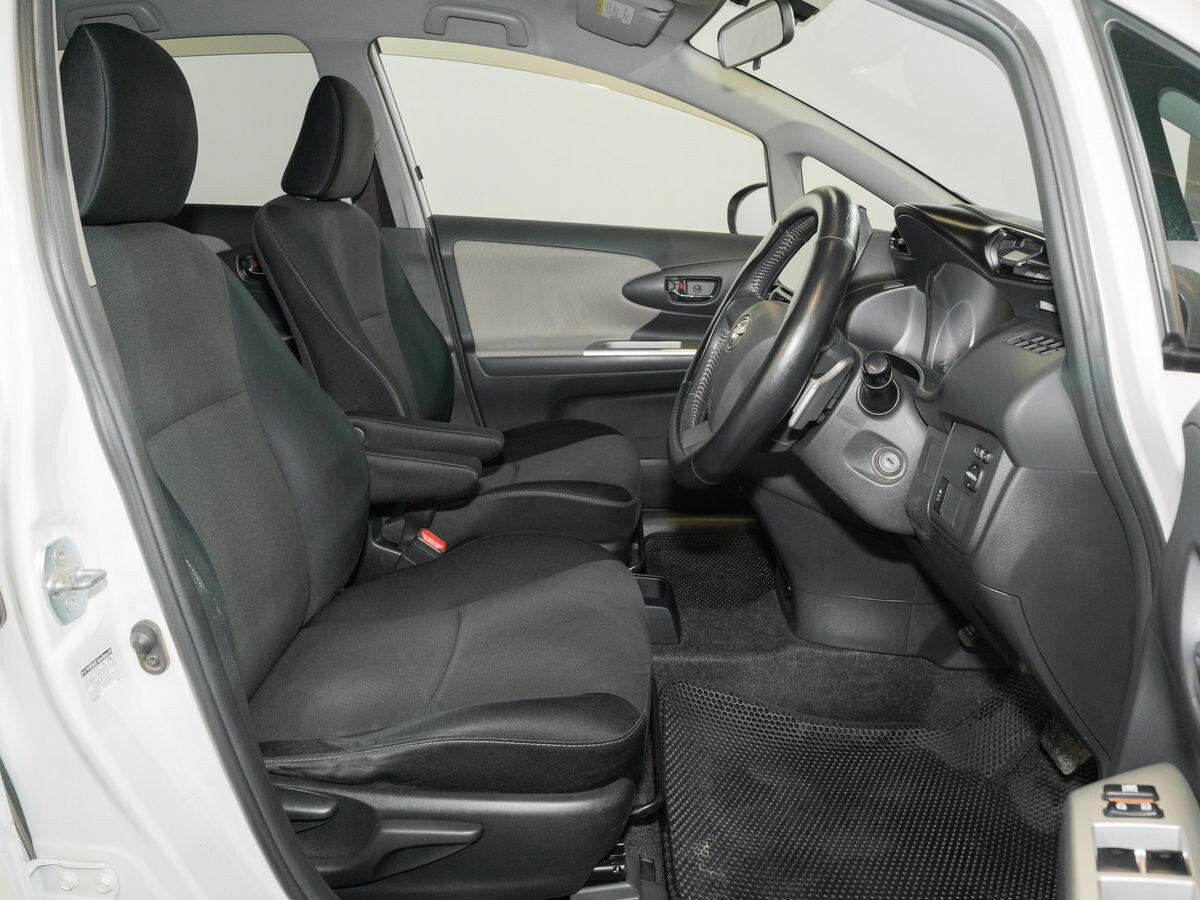 Toyota Wish 2009 - фото автомобиля