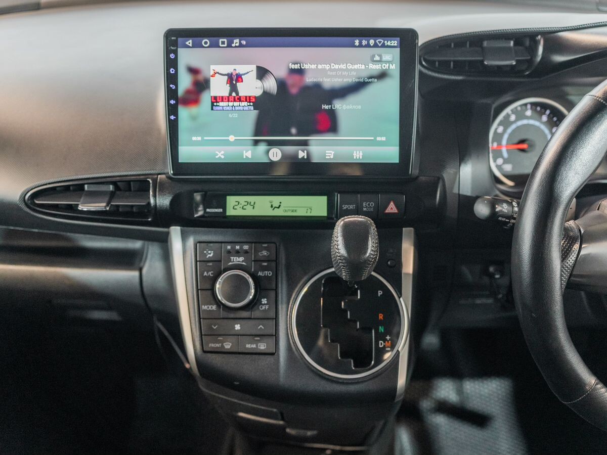 Toyota Wish 2009 - фото автомобиля