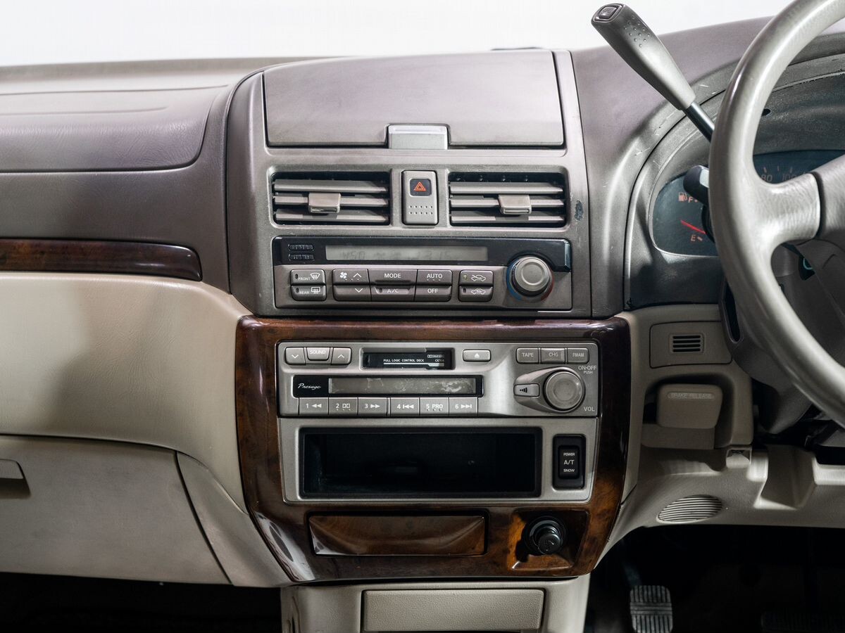 Nissan Presage 1998 - фото автомобиля