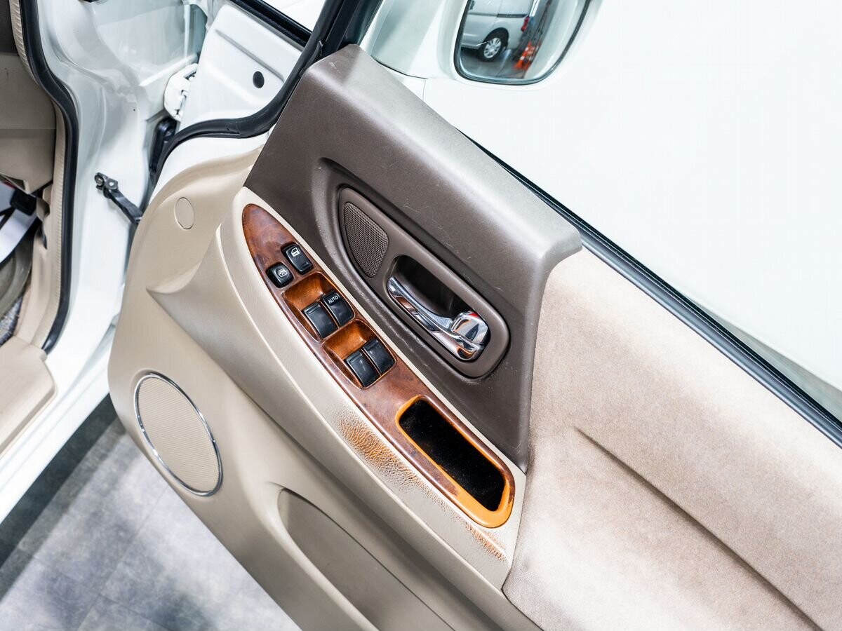 Nissan Presage 1998 - фото автомобиля