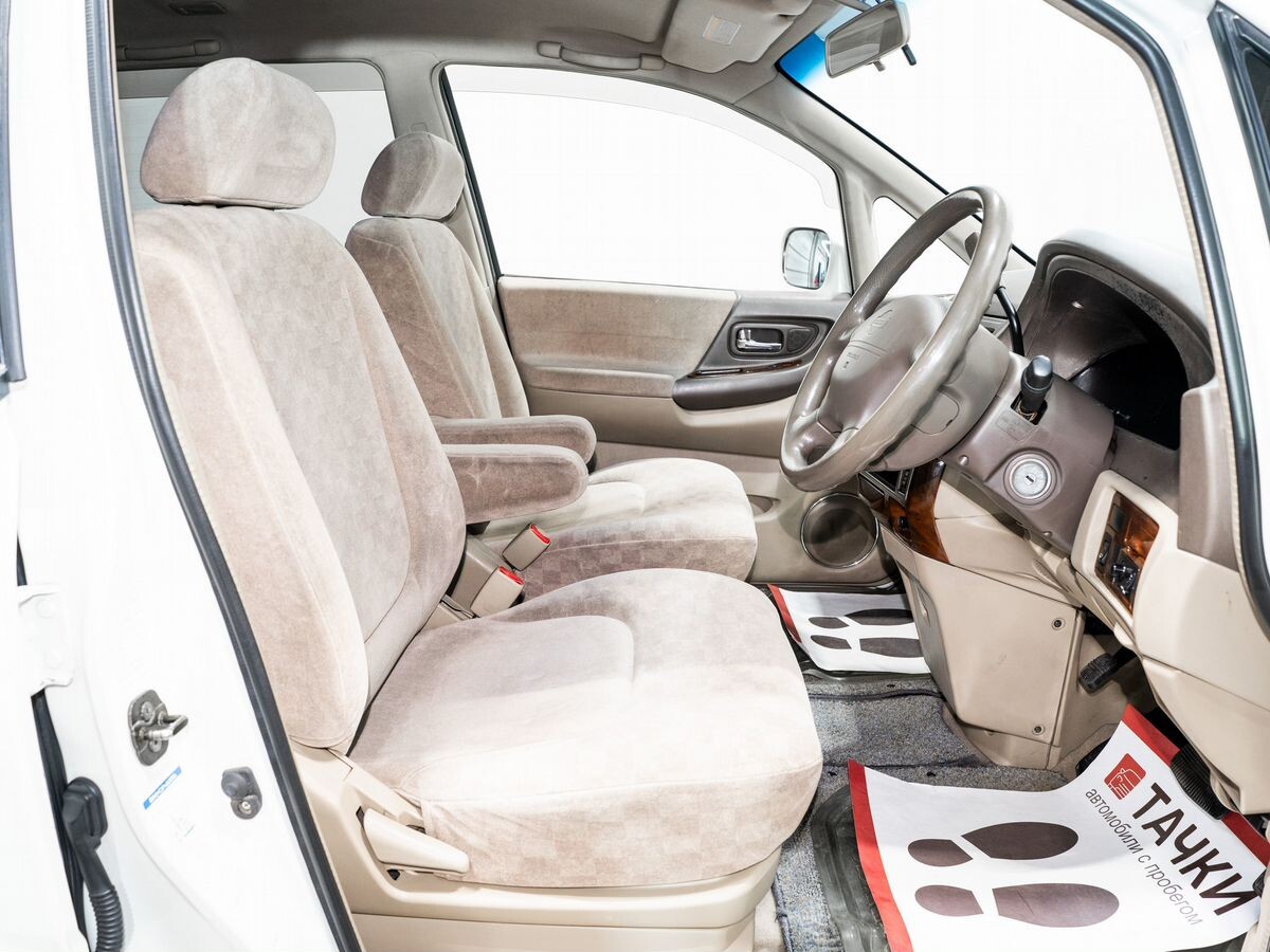 Nissan Presage 1998 - фото автомобиля