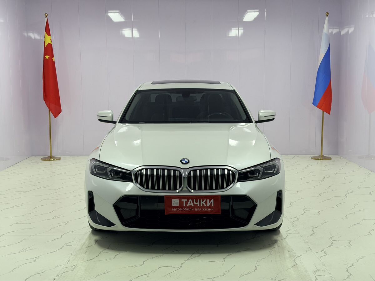 BMW 3-Series 2022 - фото автомобиля