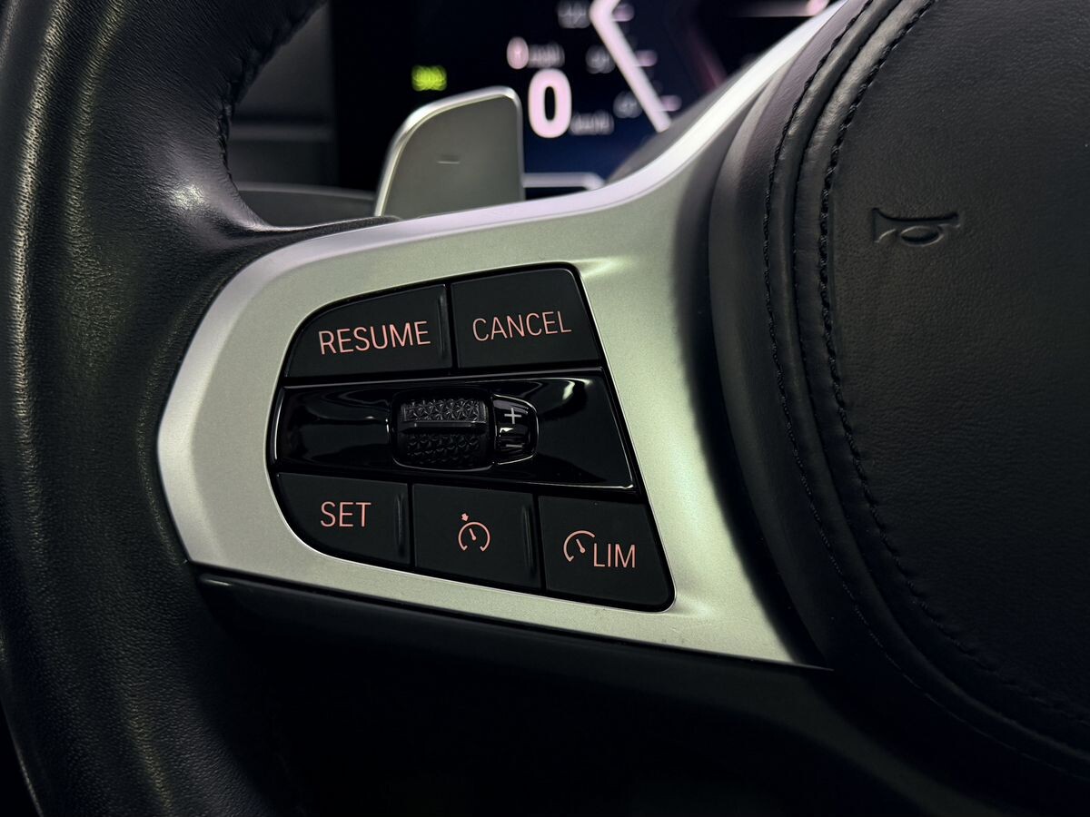 BMW 3-Series 2022 - фото автомобиля