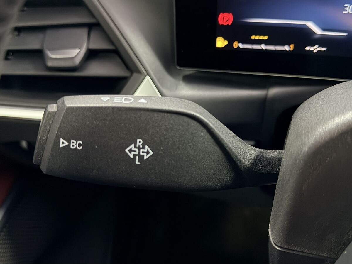 BMW 3-Series 2022 - фото автомобиля