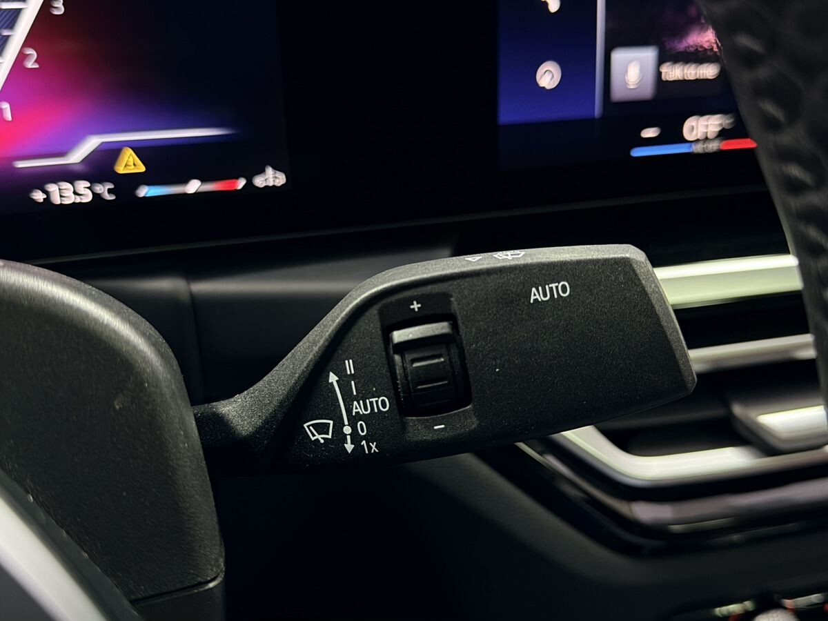 BMW 3-Series 2022 - фото автомобиля