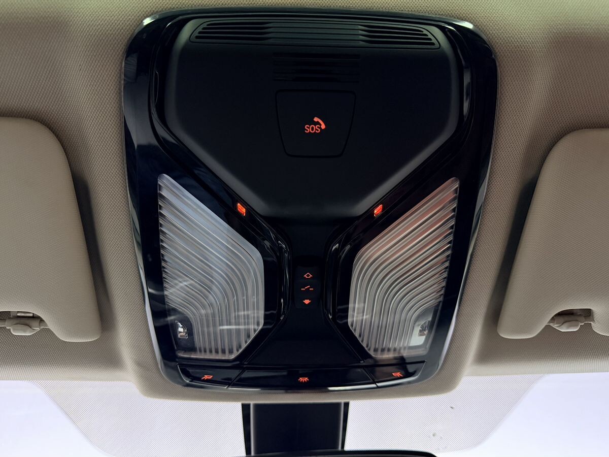 BMW 3-Series 2022 - фото автомобиля