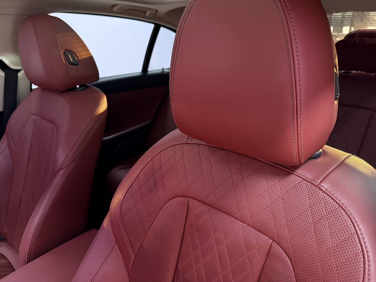 BMW 3-Series 2022 - фото автомобиля