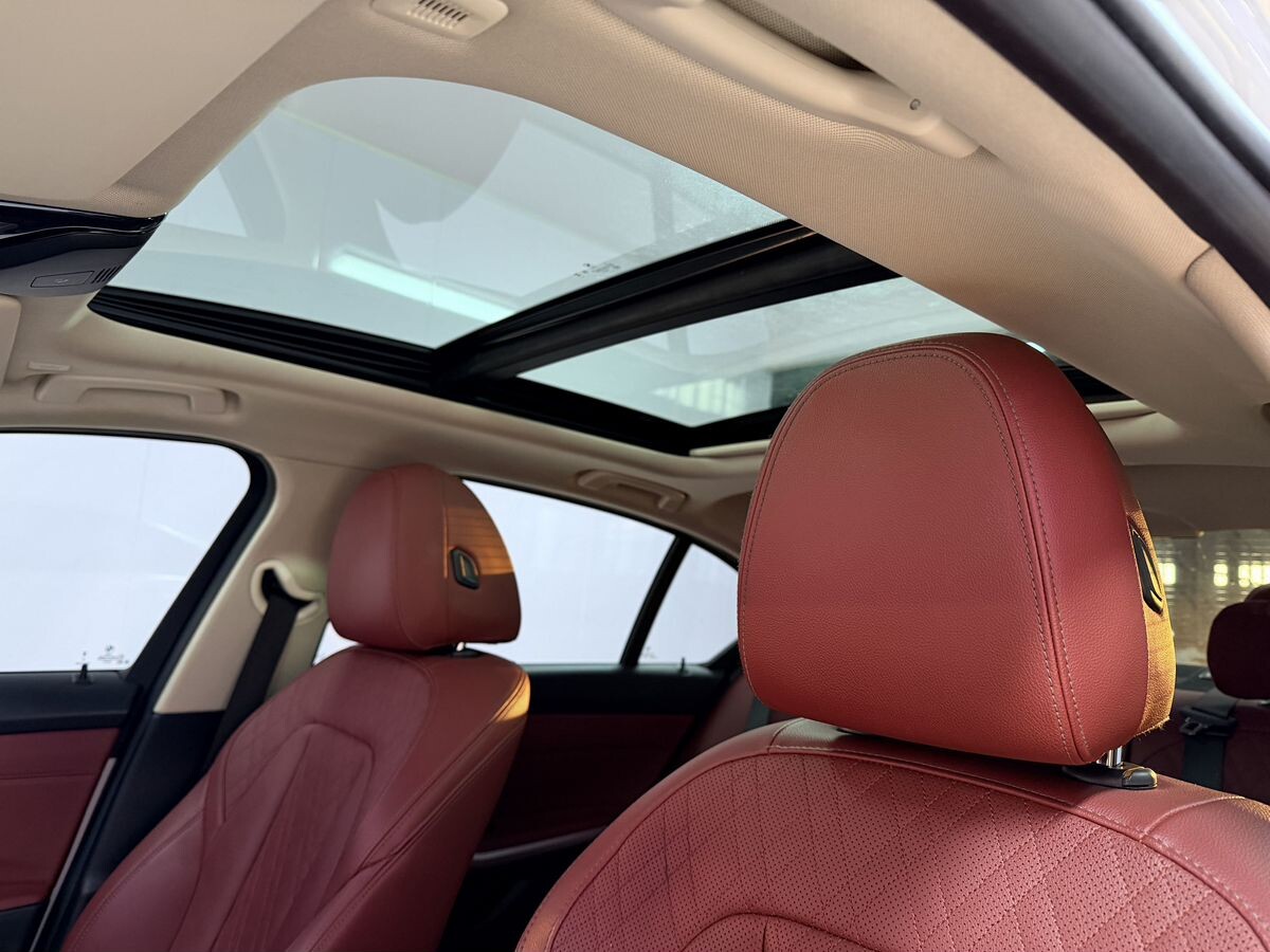 BMW 3-Series 2022 - фото автомобиля