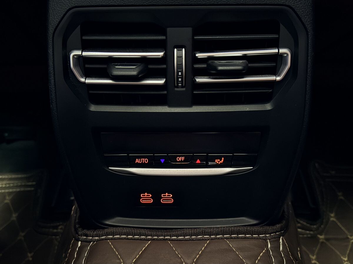 BMW 3-Series 2022 - фото автомобиля