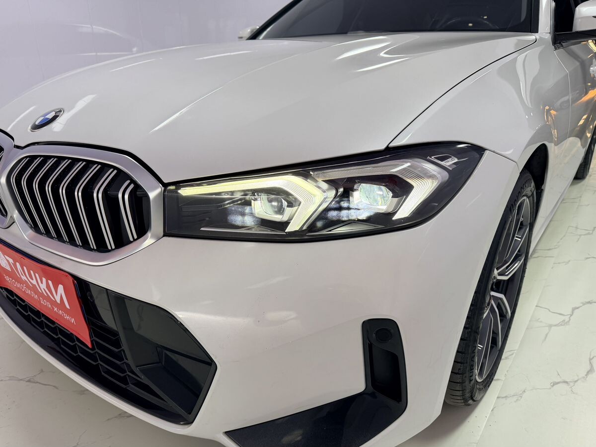 BMW 3-Series 2022 - фото автомобиля