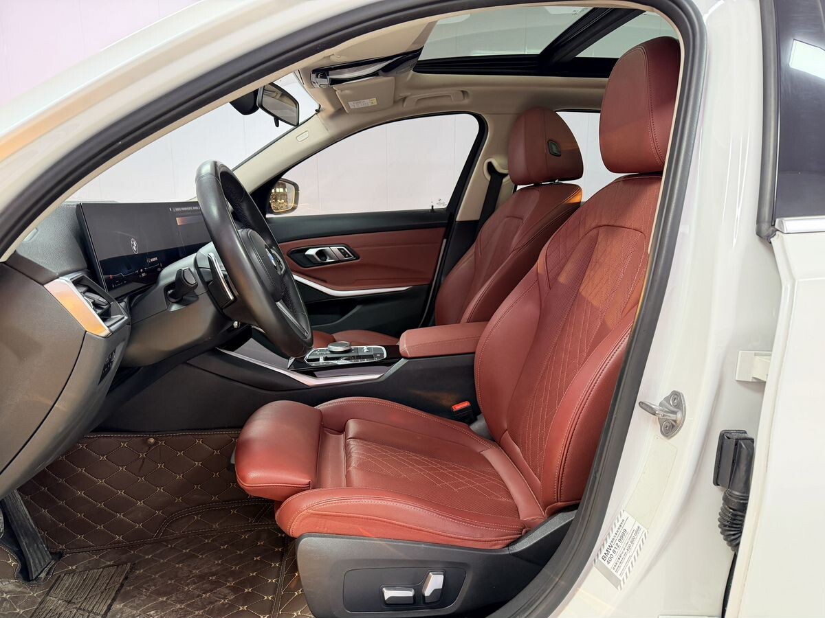 BMW 3-Series 2022 - фото автомобиля