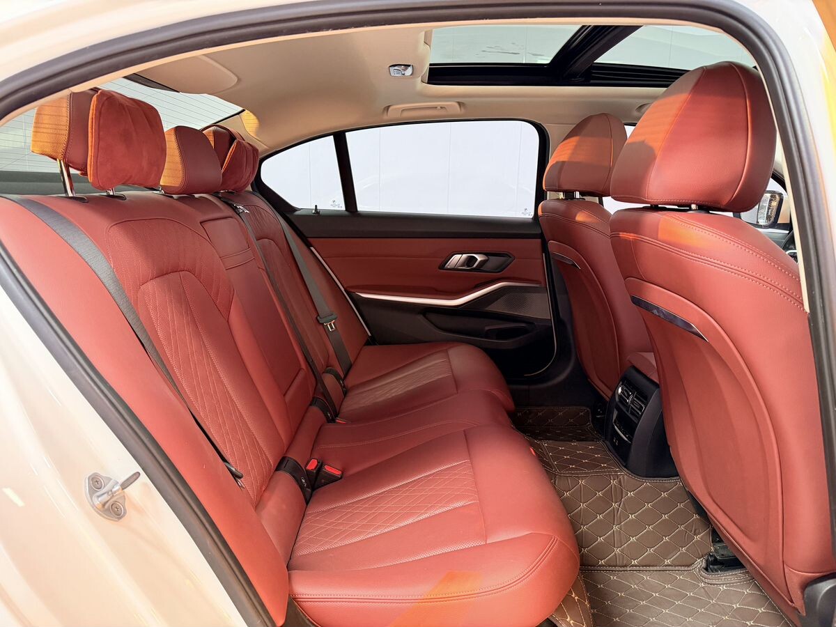 BMW 3-Series 2022 - фото автомобиля