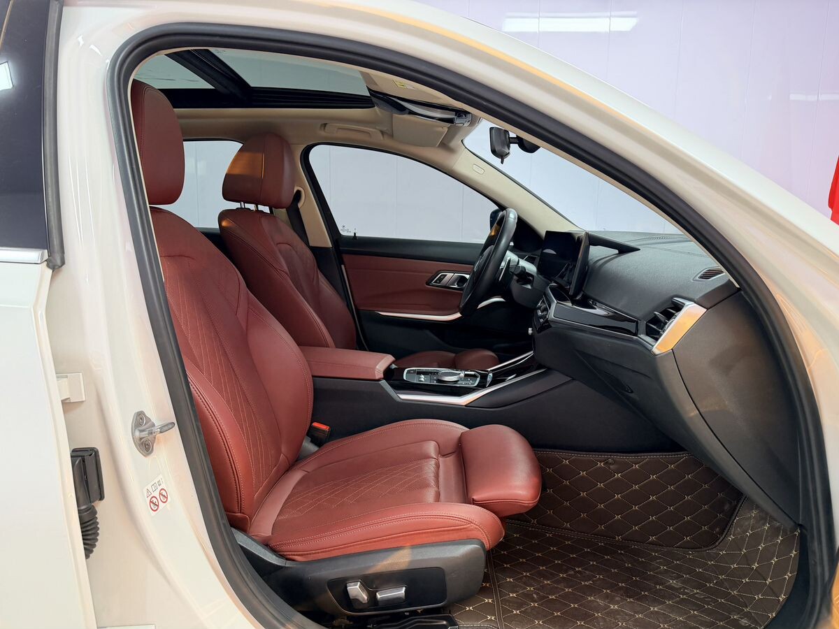 BMW 3-Series 2022 - фото автомобиля