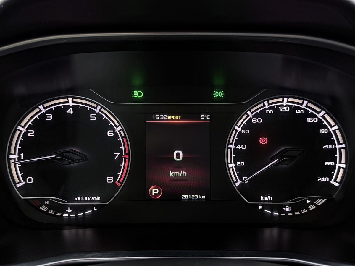 Geely Coolray 2021 - фото автомобиля