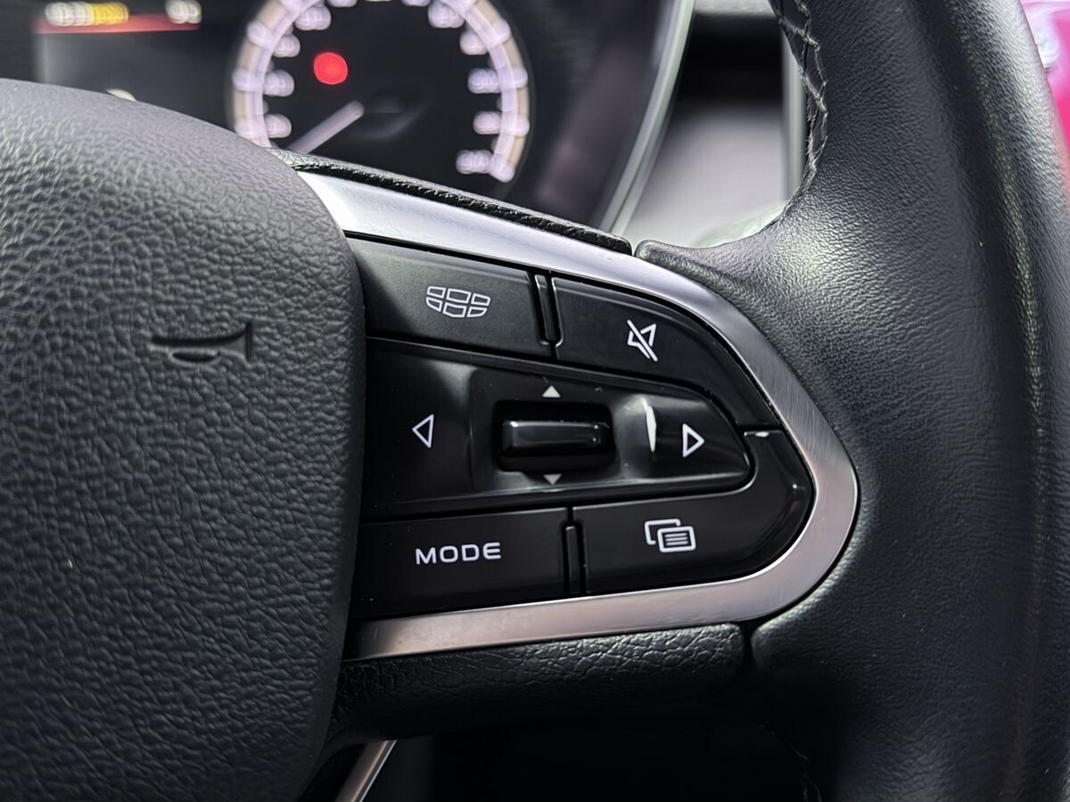 Geely Coolray 2021 - фото автомобиля