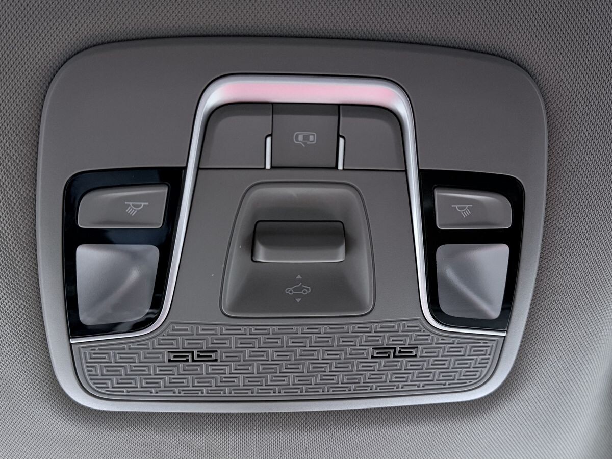 Geely Coolray 2021 - фото автомобиля