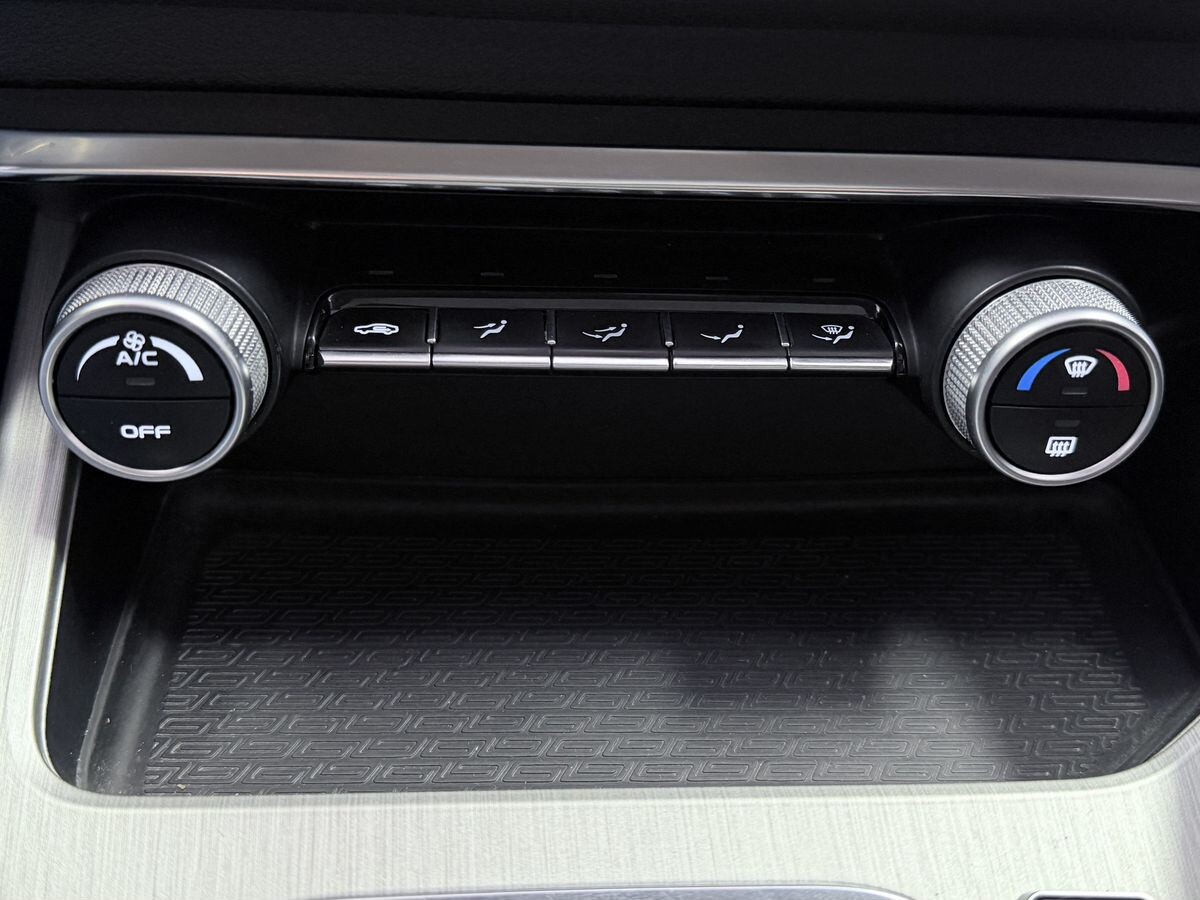 Geely Coolray 2021 - фото автомобиля