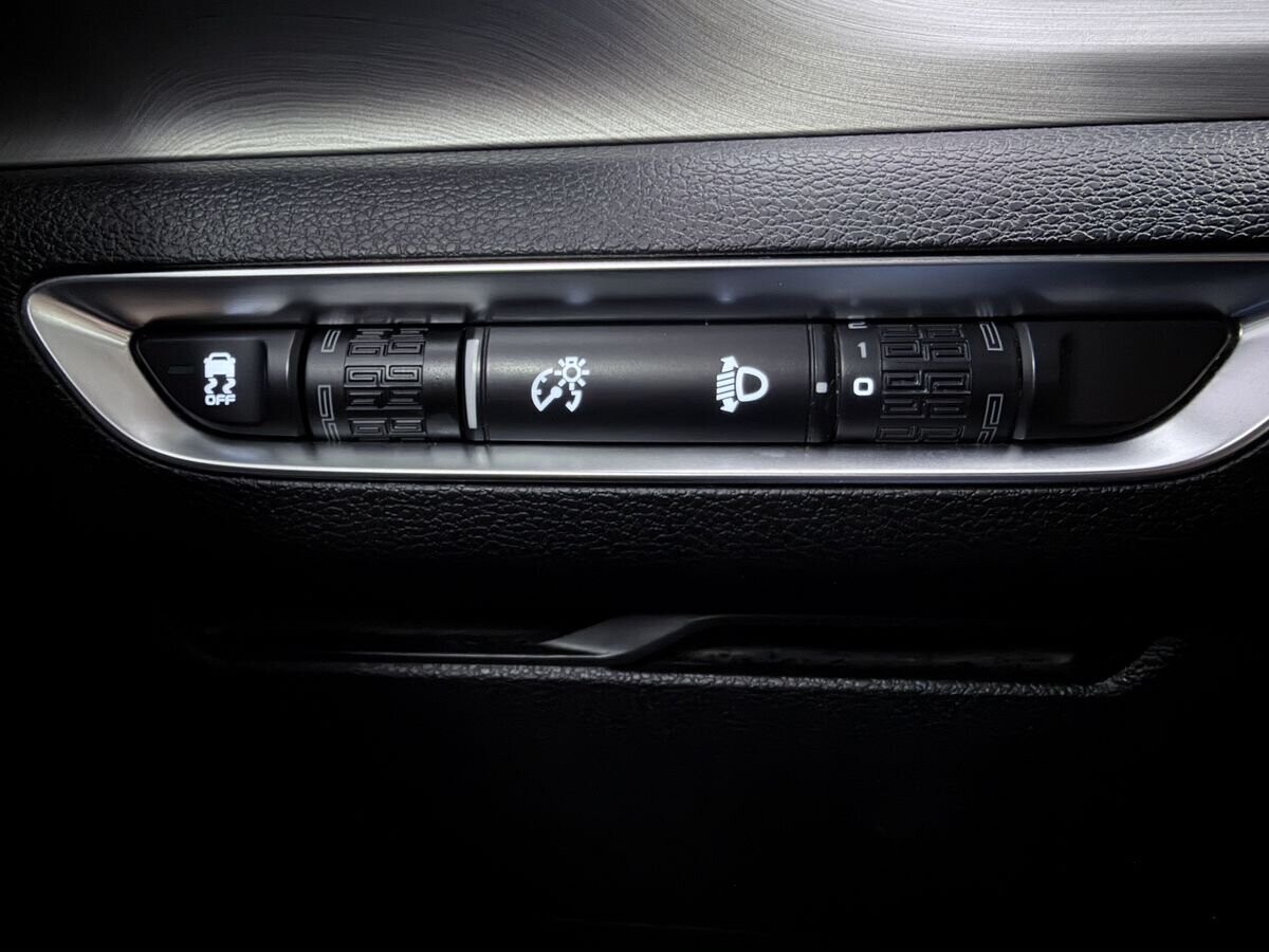 Geely Coolray 2021 - фото автомобиля