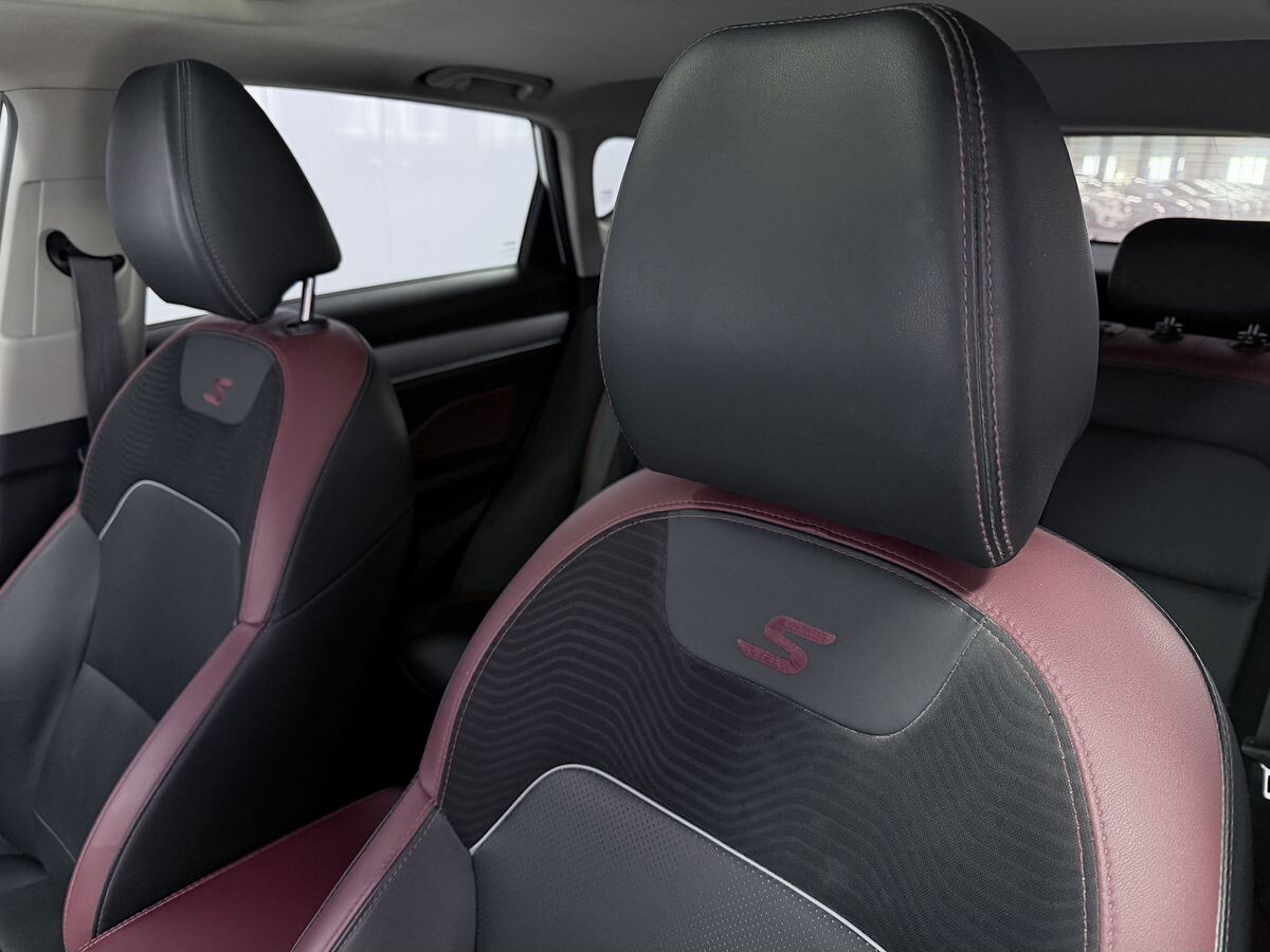 Geely Coolray 2021 - фото автомобиля