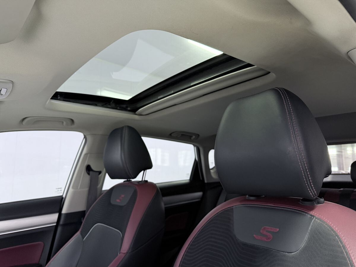 Geely Coolray 2021 - фото автомобиля