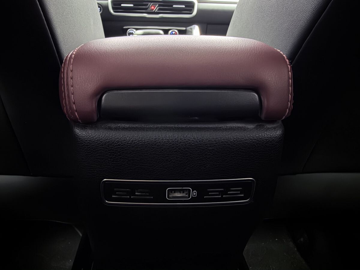 Geely Coolray 2021 - фото автомобиля