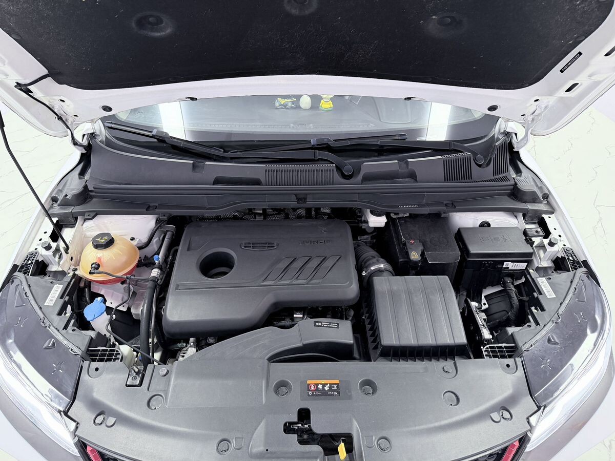 Geely Coolray 2021 - фото автомобиля