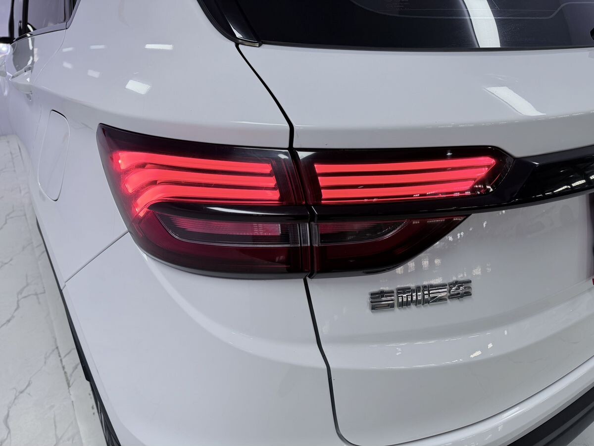 Geely Coolray 2021 - фото автомобиля