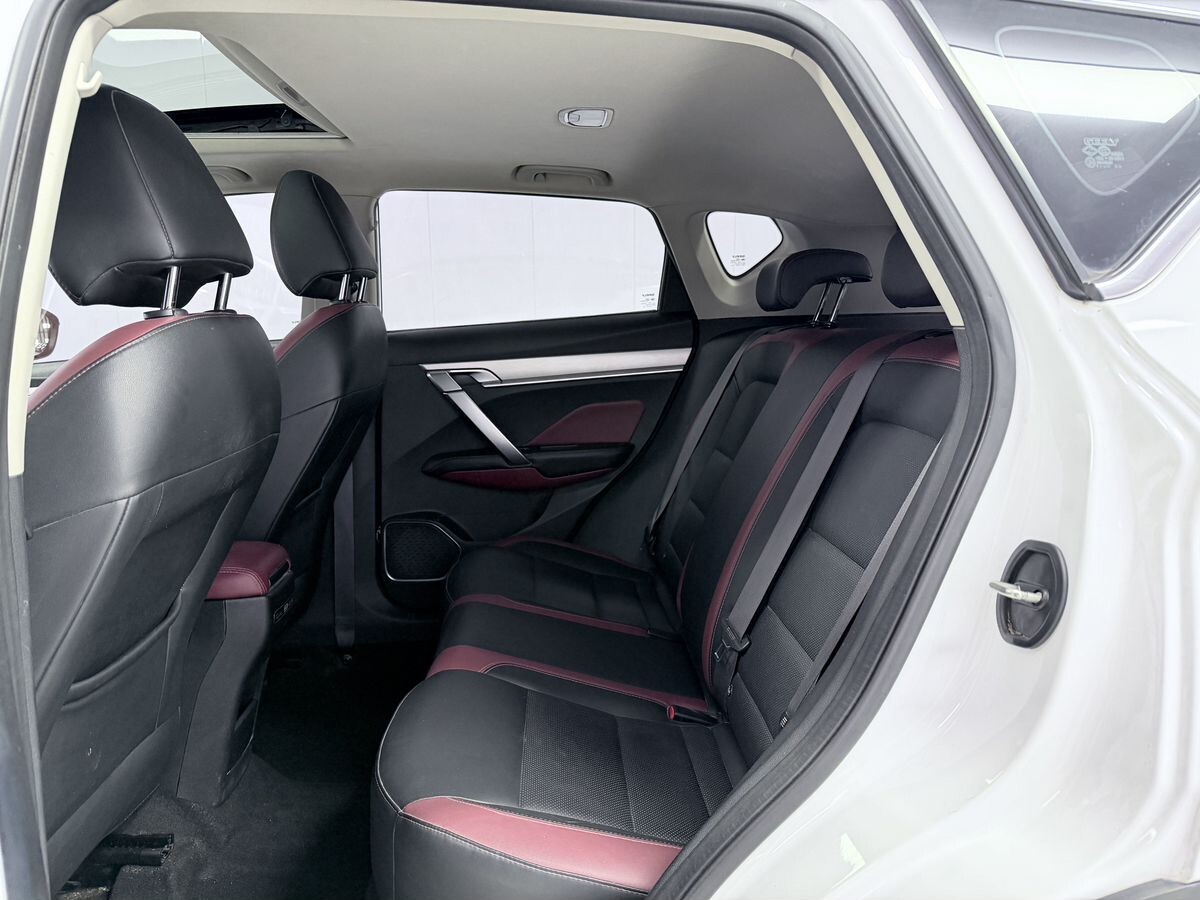 Geely Coolray 2021 - фото автомобиля