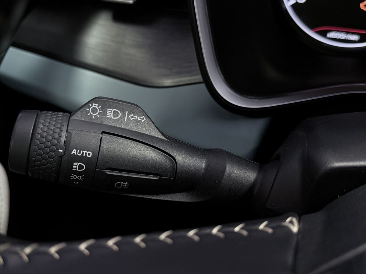 Geely Emgrand S 2022 - фото автомобиля