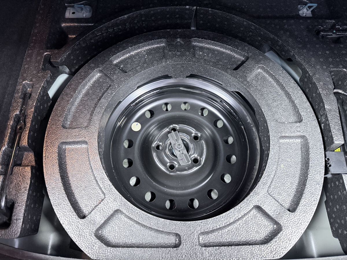 Geely Emgrand S 2022 - фото автомобиля