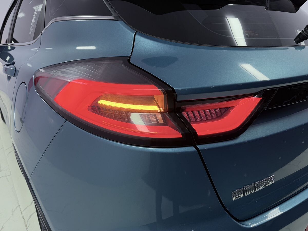 Geely Emgrand S 2022 - фото автомобиля