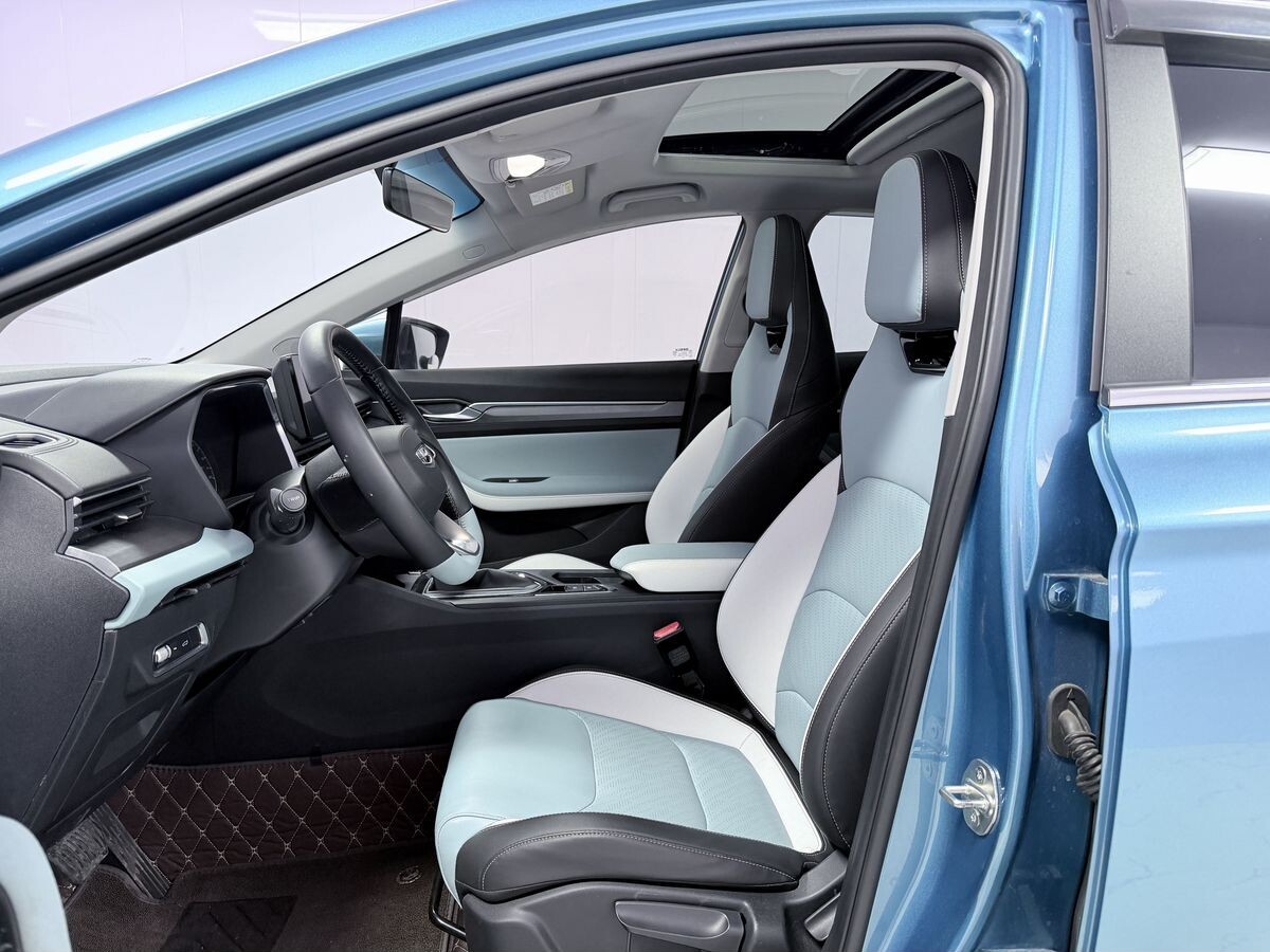 Geely Emgrand S 2022 - фото автомобиля
