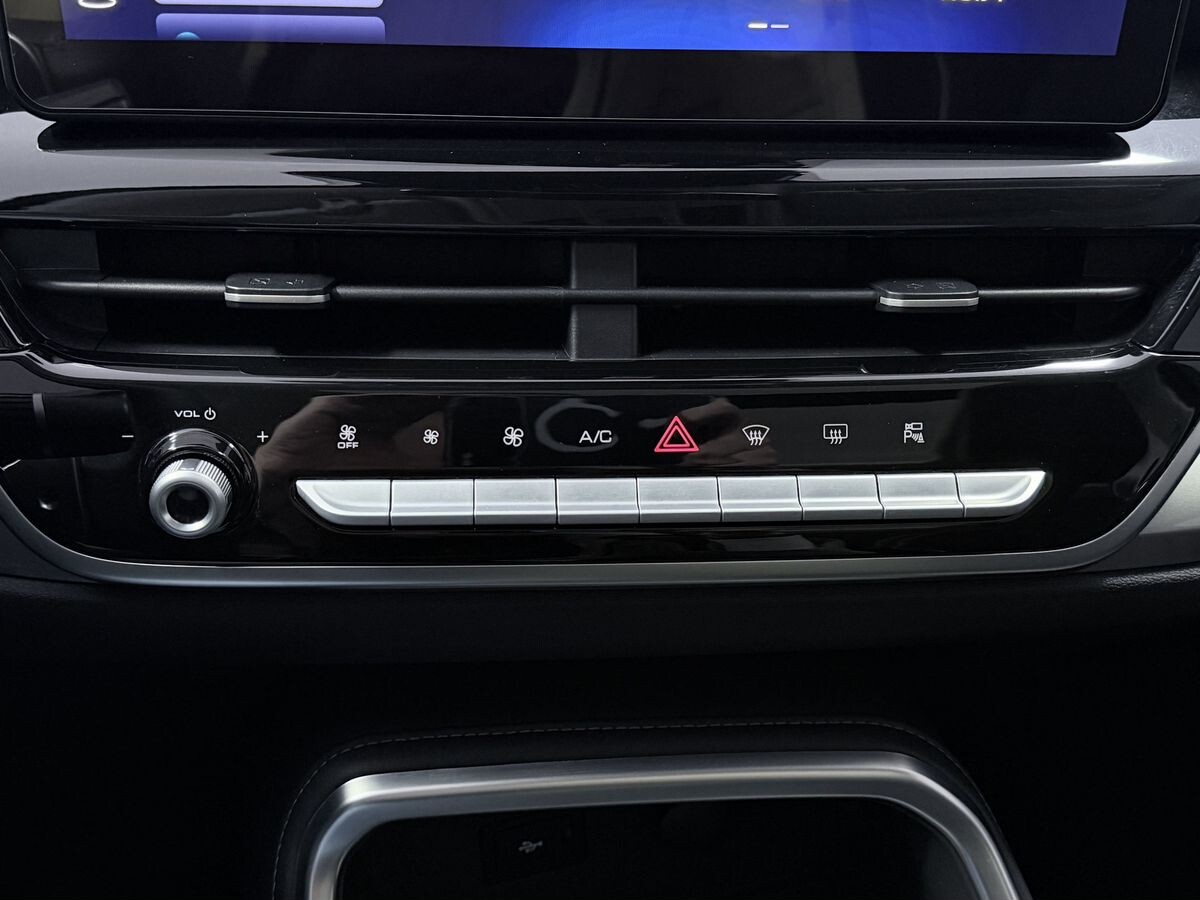 Haval M6 2022 - фото автомобиля