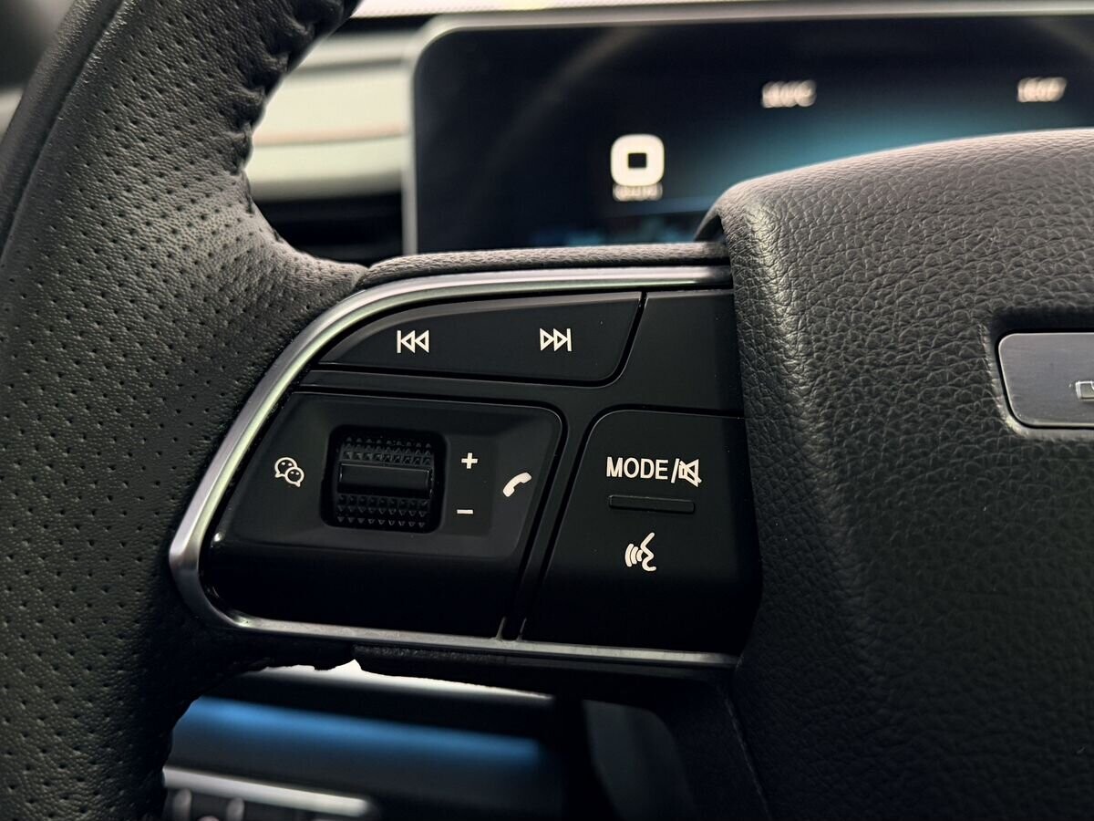 Jetour X70 Plus 2022 - фото автомобиля