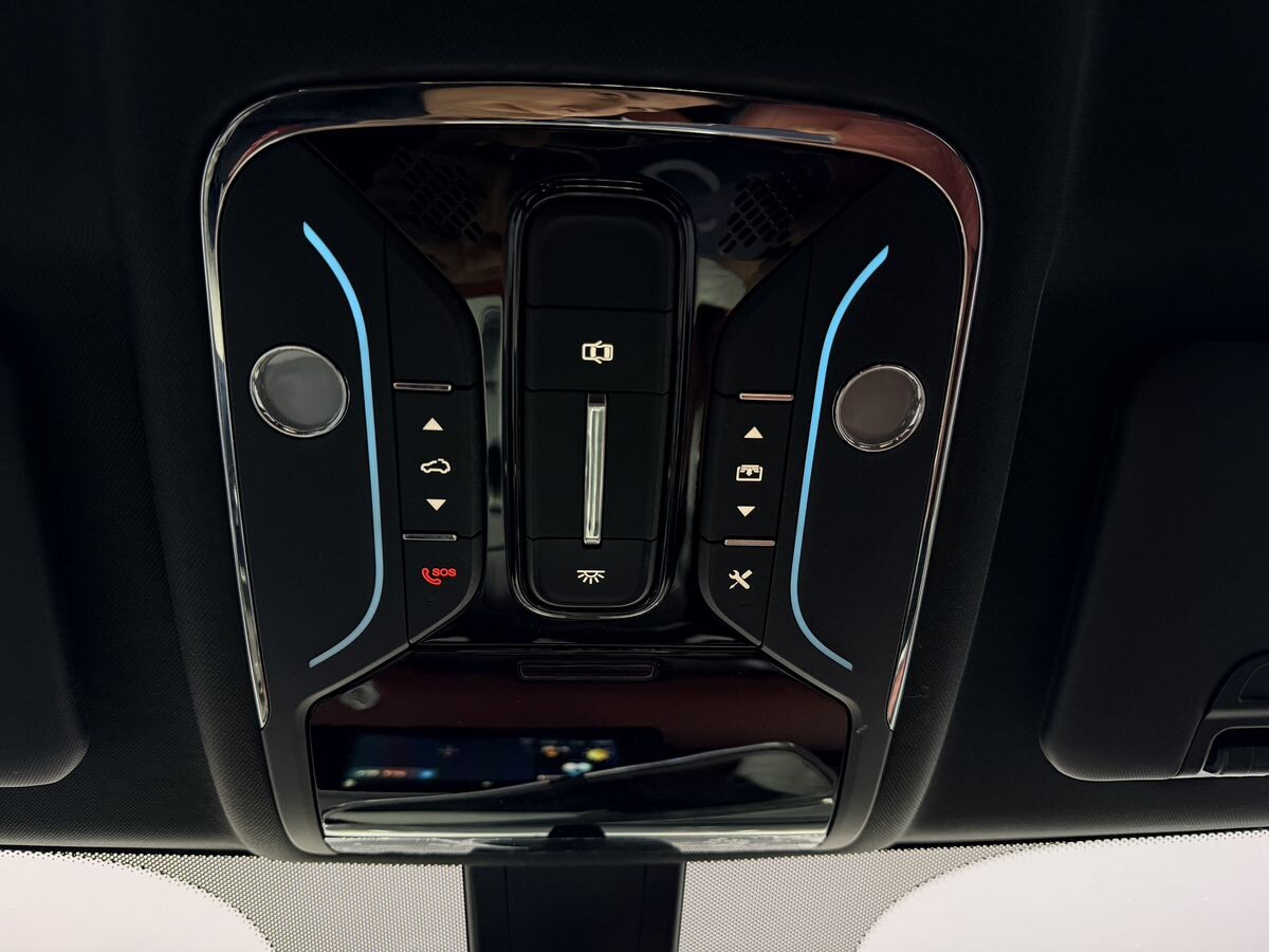 Jetour X70 Plus 2022 - фото автомобиля