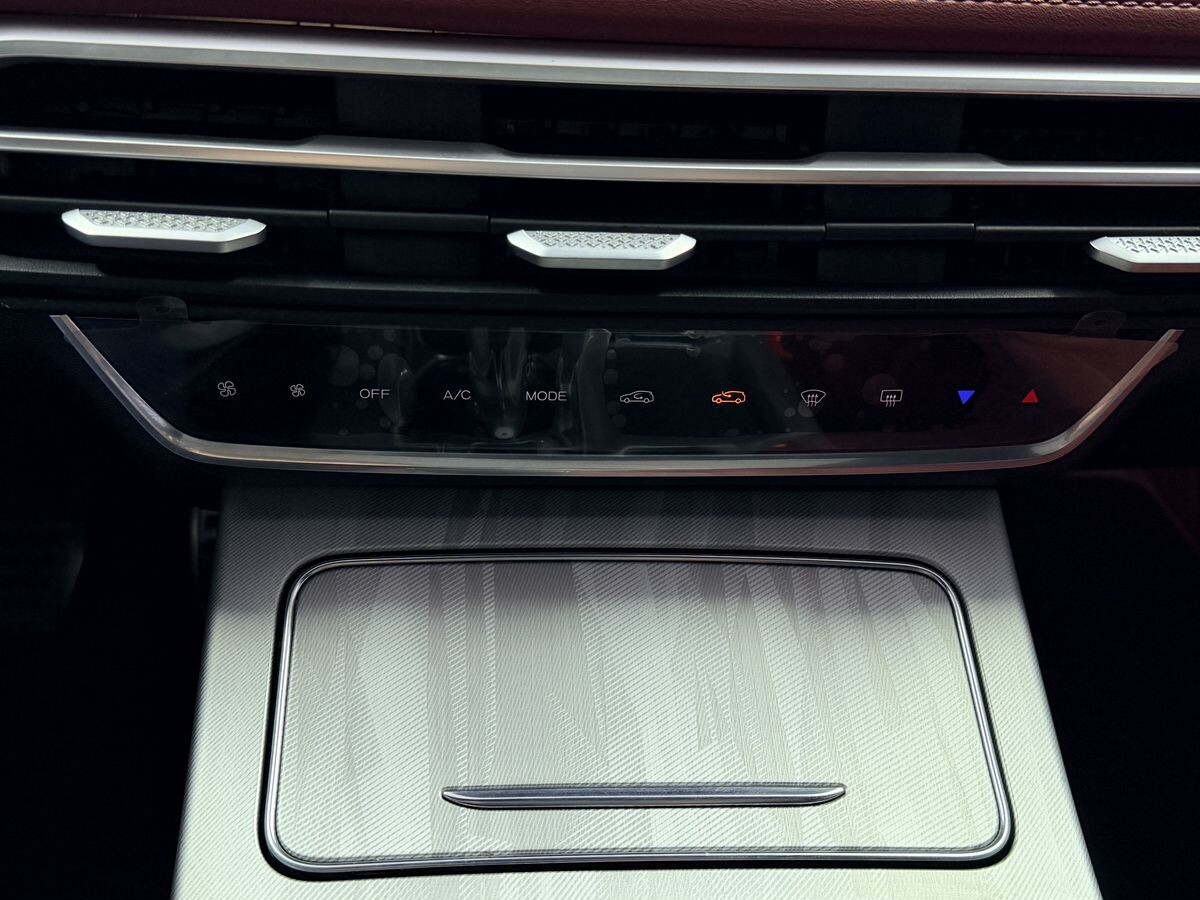 Jetour X70 Plus 2022 - фото автомобиля