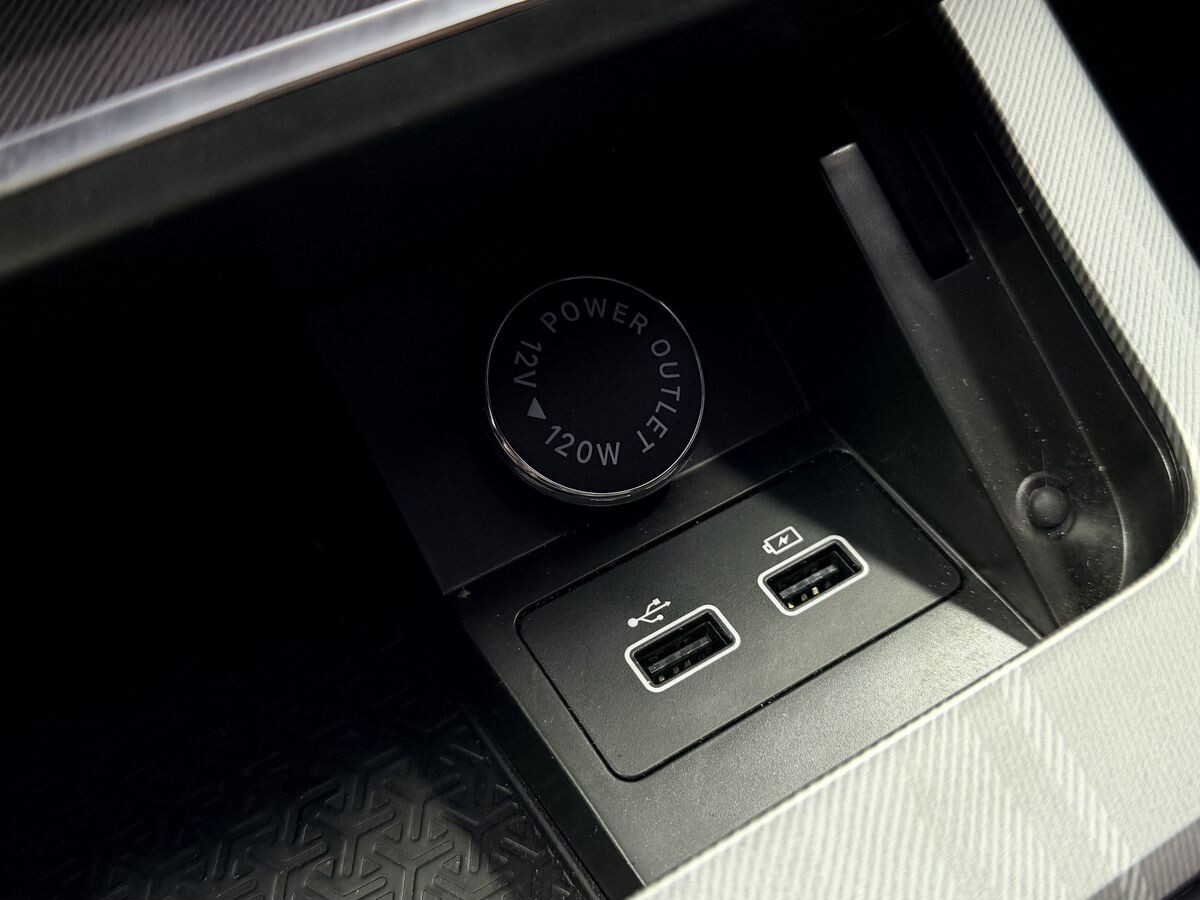 Jetour X70 Plus 2022 - фото автомобиля