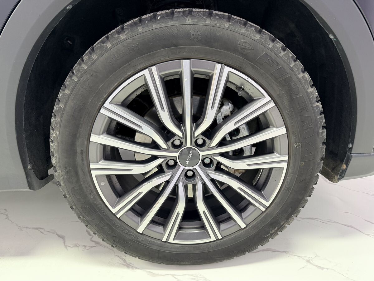 Jetour X70 Plus 2022 - фото автомобиля