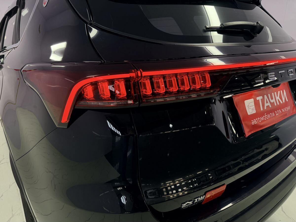 Jetour X70 Plus 2022 - фото автомобиля