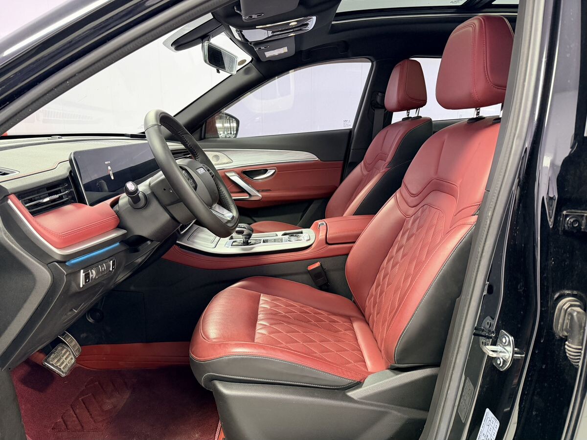 Jetour X70 Plus 2022 - фото автомобиля