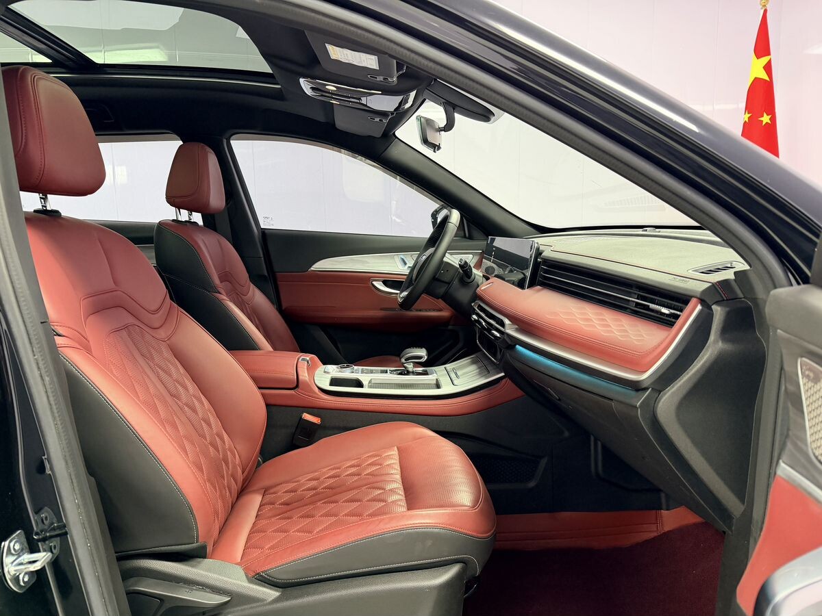 Jetour X70 Plus 2022 - фото автомобиля