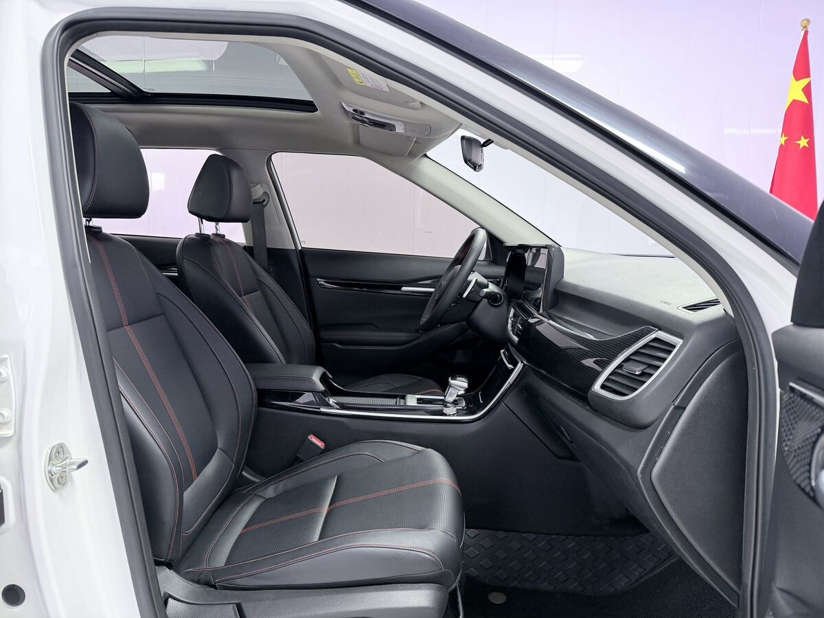 Kia KX3 2022 - фото автомобиля