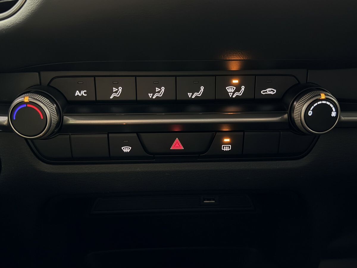 Mazda CX-30 2022 - фото автомобиля