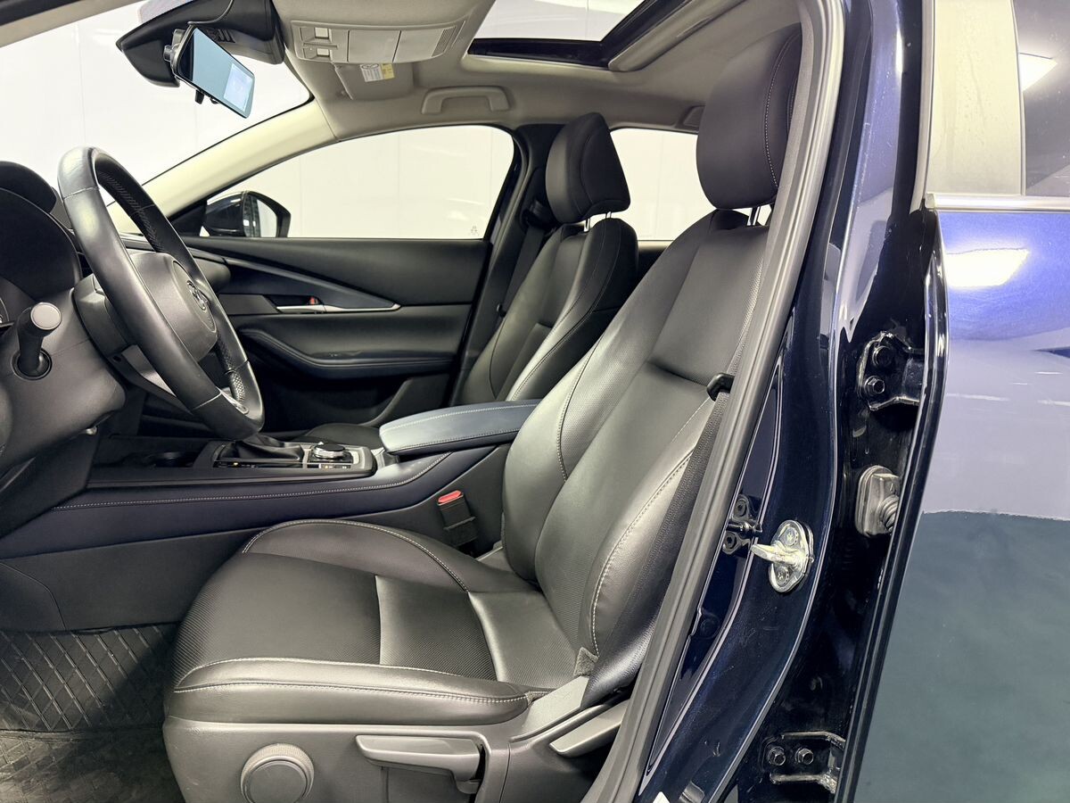 Mazda CX-30 2022 - фото автомобиля