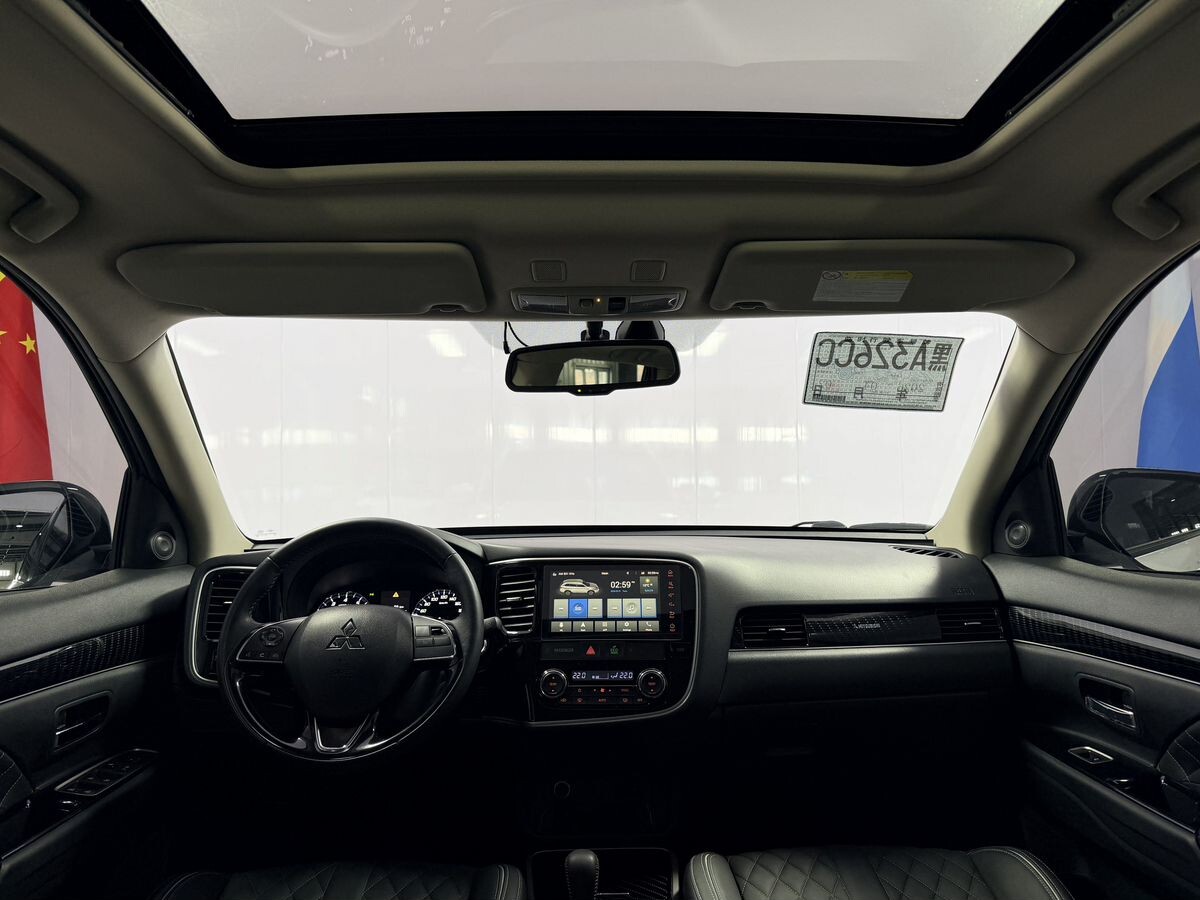 Mitsubishi Outlander 2021 - фото автомобиля