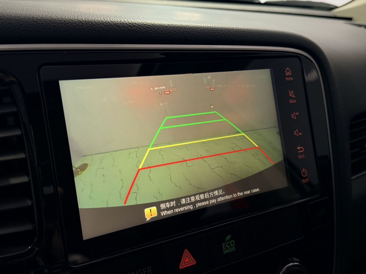 Mitsubishi Outlander 2021 - фото автомобиля