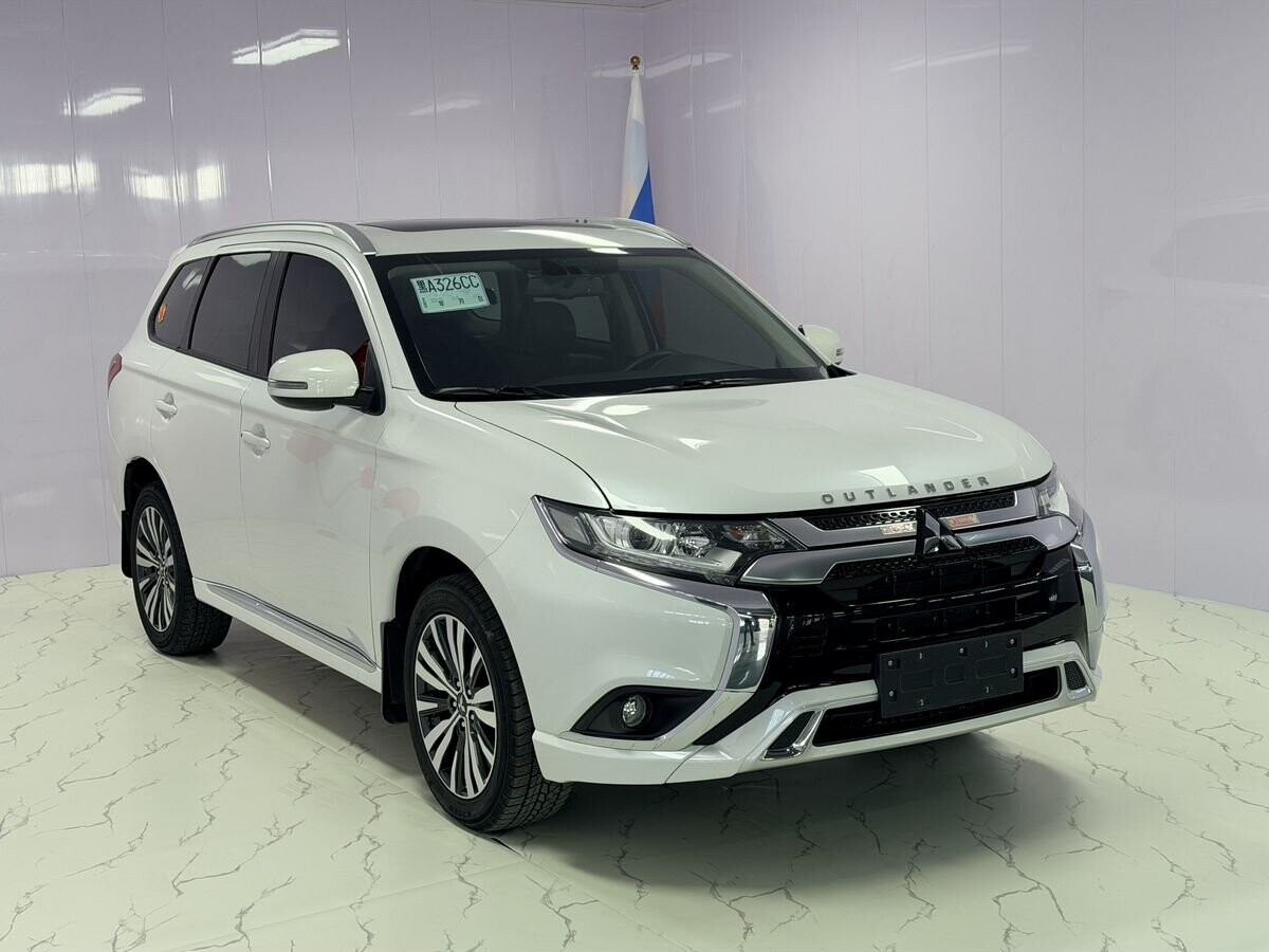 Mitsubishi Outlander 2021 - фото автомобиля