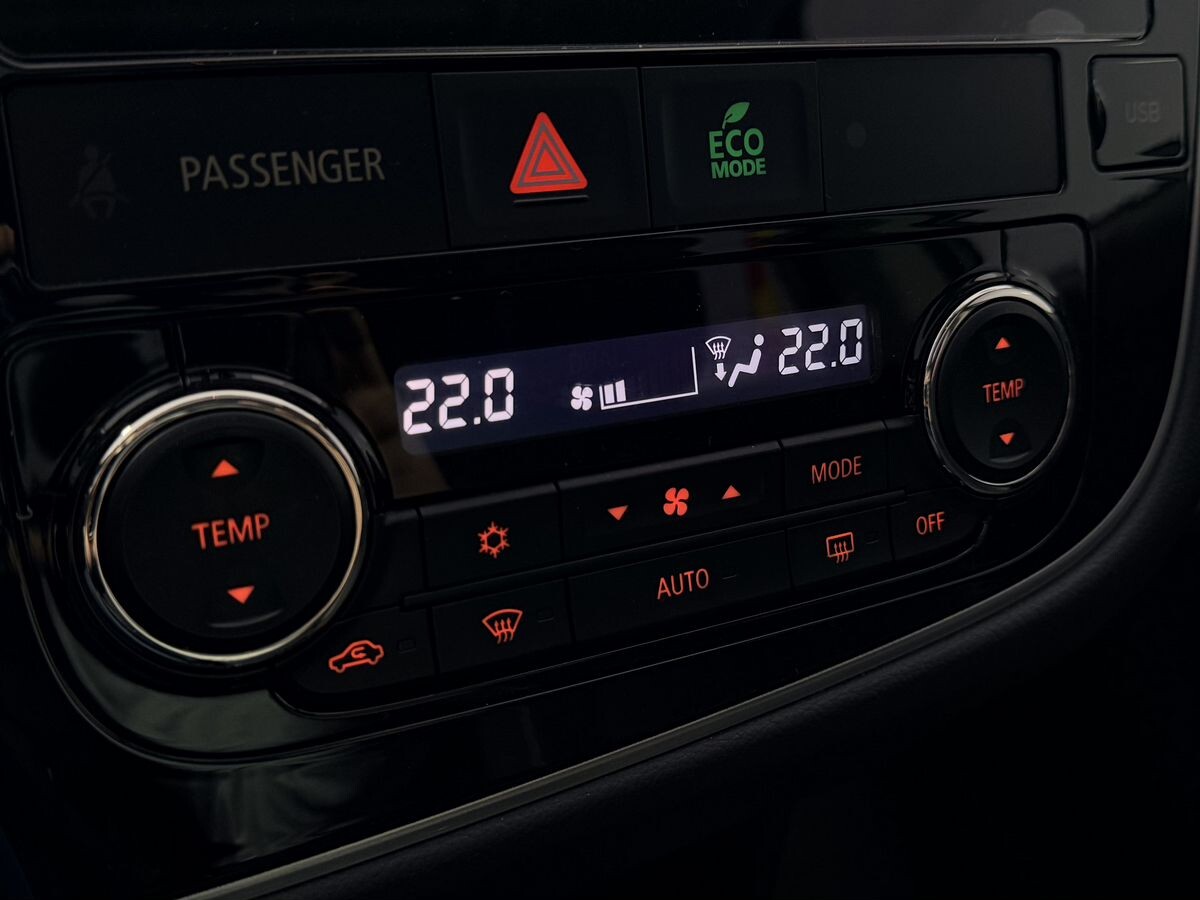 Mitsubishi Outlander 2021 - фото автомобиля