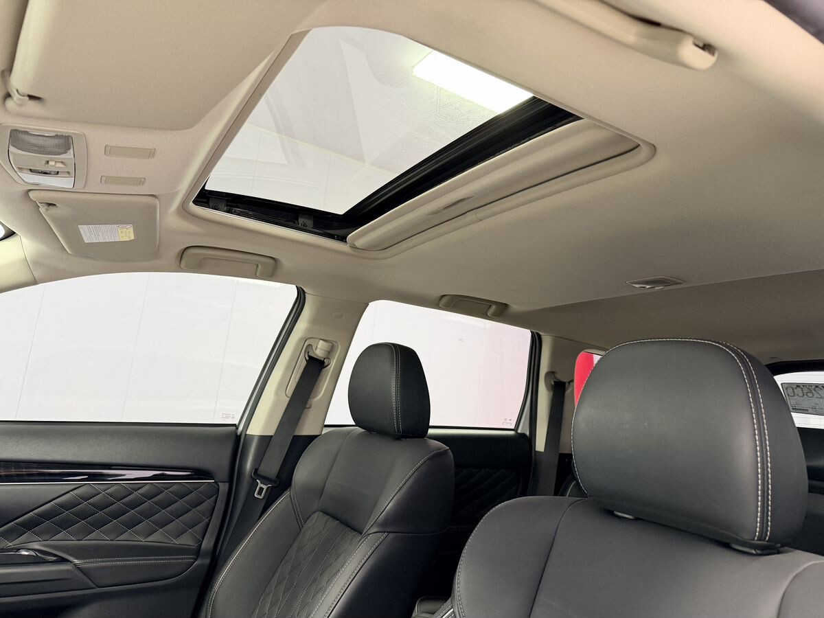 Mitsubishi Outlander 2021 - фото автомобиля